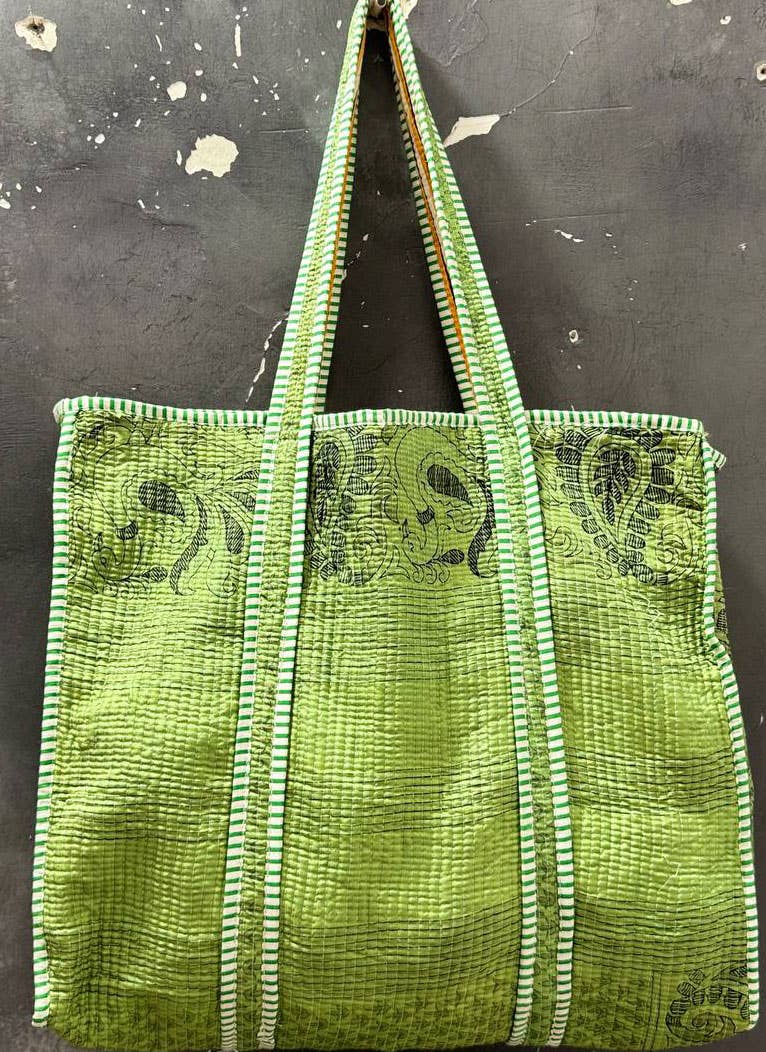 GYPSY STUDIO – wholesale Shoulder bag – women's – Pure Silk Women’s Shoulder Purse Stylish Quilted Tote Bag 0