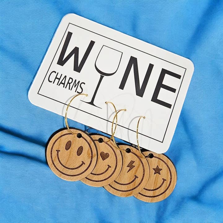 Lou Golden Designs – Großhandel Wein-Charm – Smiley-Wein-Anhänger