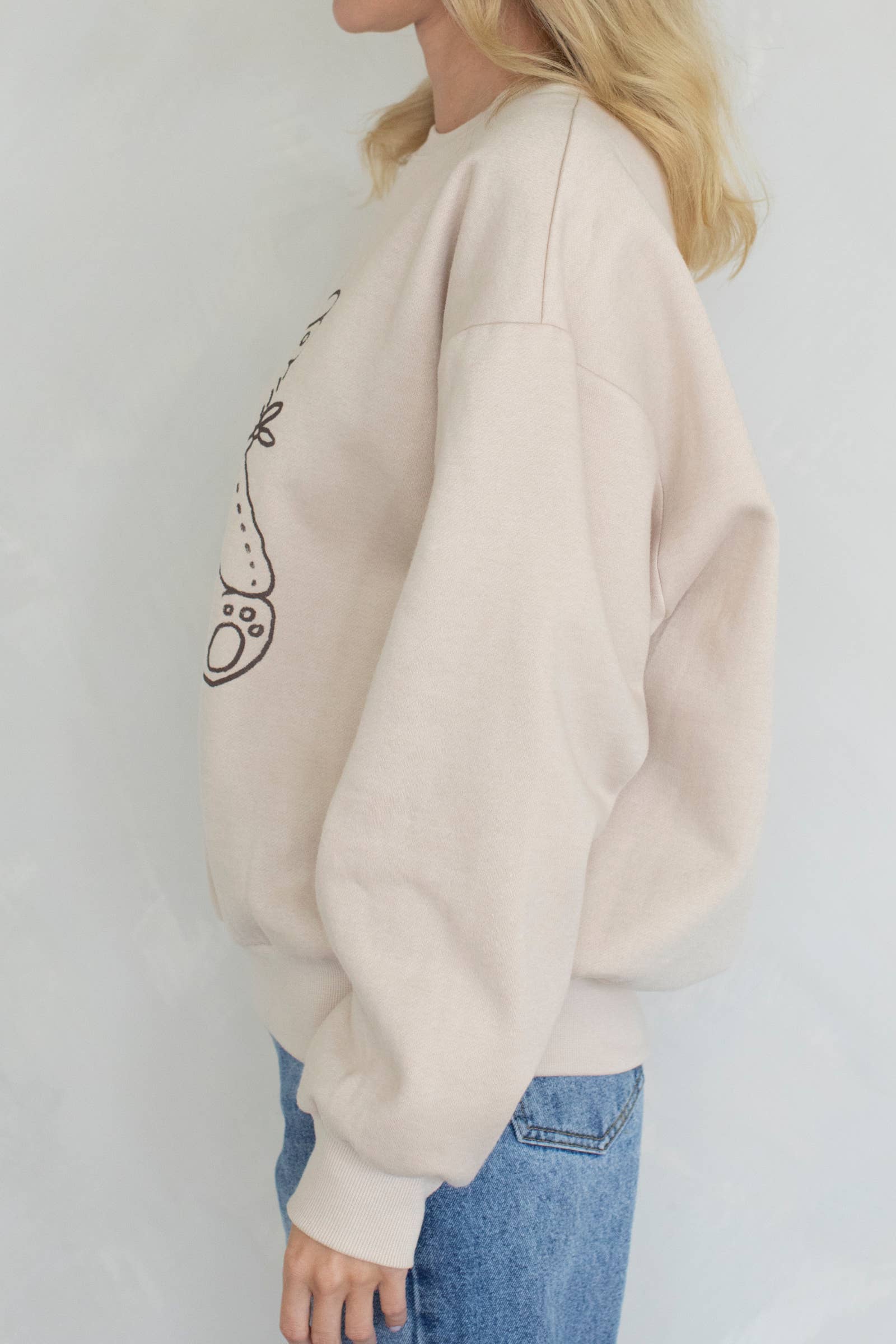Taupe Howdy Sweatshirt for wholesale on Faire2