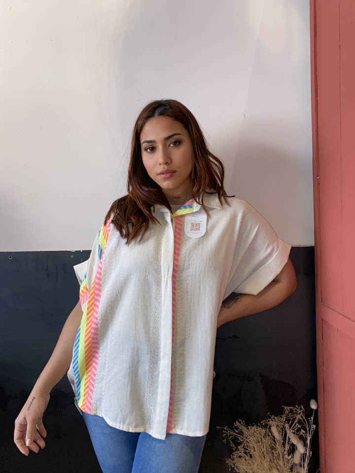 25053 GESTREIFTES LEINENHEMD für den Großhandel von MAGNVS