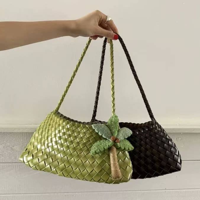 EmberLoom - Wholesale Shoulder Bag - Women's - Woven Palm Tree Accent Shoulder Bag0