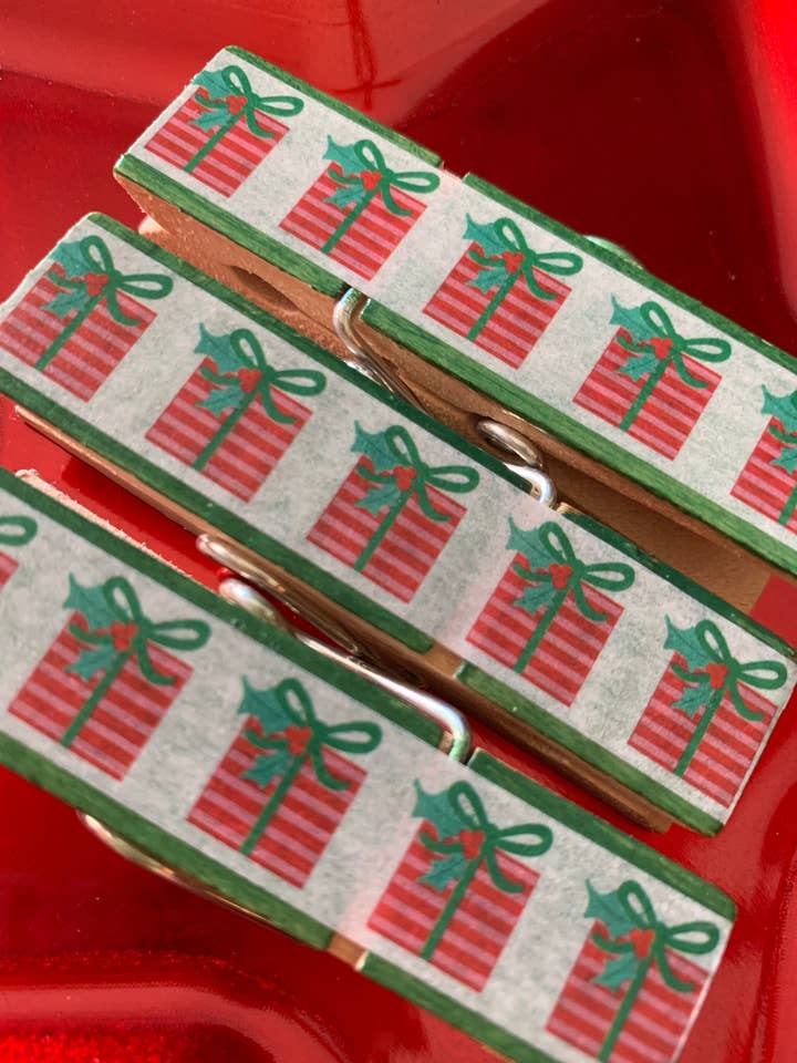 Gifts Presents Christmas Holiday Chip Clip for wholesale by NanCBeeCreations