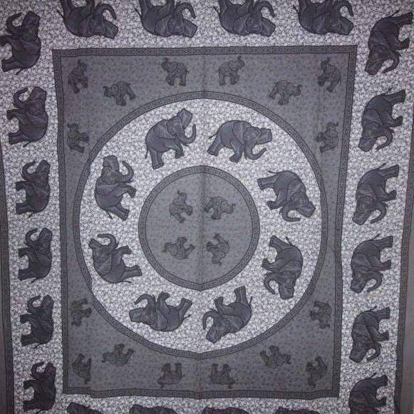 Tapeçaria Mandala do Rebanho de Elefantes por atacado de Wild Lotus