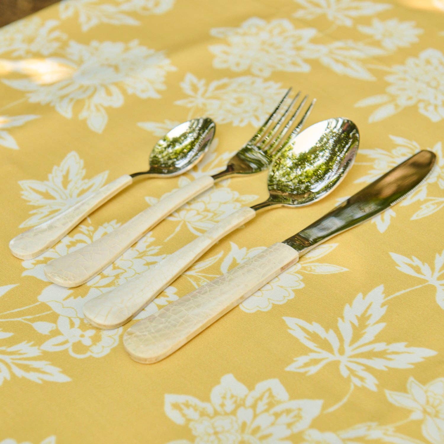 kubo - Wholesale Flatware Set - Mother Of Pearl Flatware, Set of 43