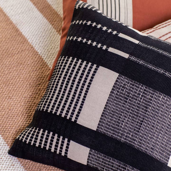 Bunaii Pudebetræk, Sorte Striber for engroshandel hos Kam Ce Kam