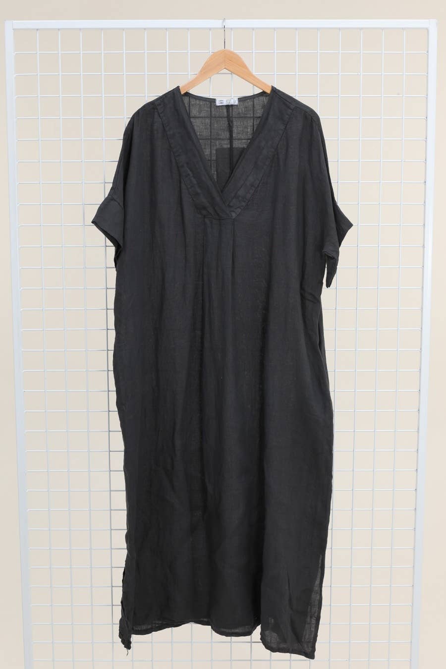 la maison des fibres naturelles - Wholesale Dress - Women's - Long dress v-neck 62733 100% linen41