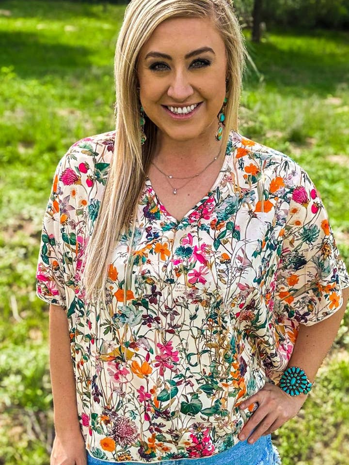 Sterling Kreek - Wholesale Blouse - Women's - Field Of Flowers Top2