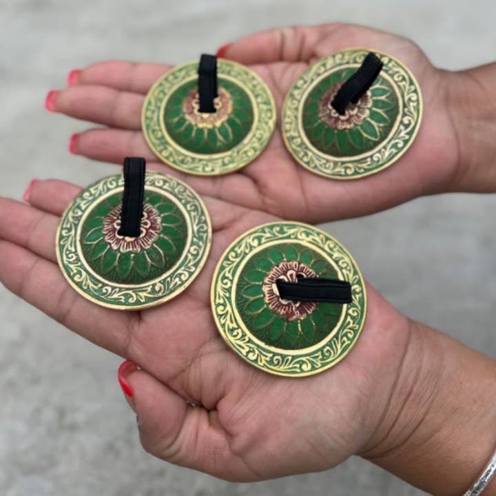 Lungta Imports - Vendita all'ingrosso Strumenti musicali - 2 paia di piatti da dito in ottone a forma di fiore di loto Zills per pancia 9