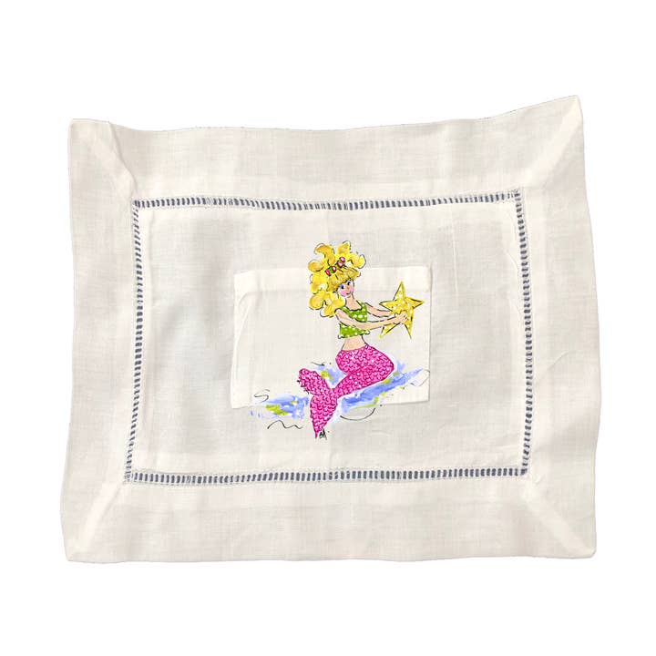 Coussin de la Petite Souris-Sirène pour la vente par Designs By Beverly, LLC