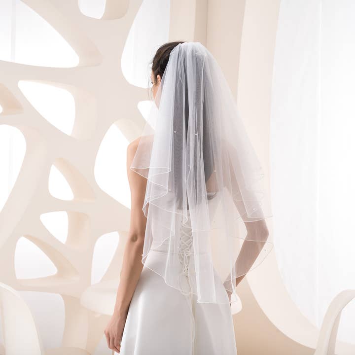 Short Veil with Crystals for wholesale by Bajabella