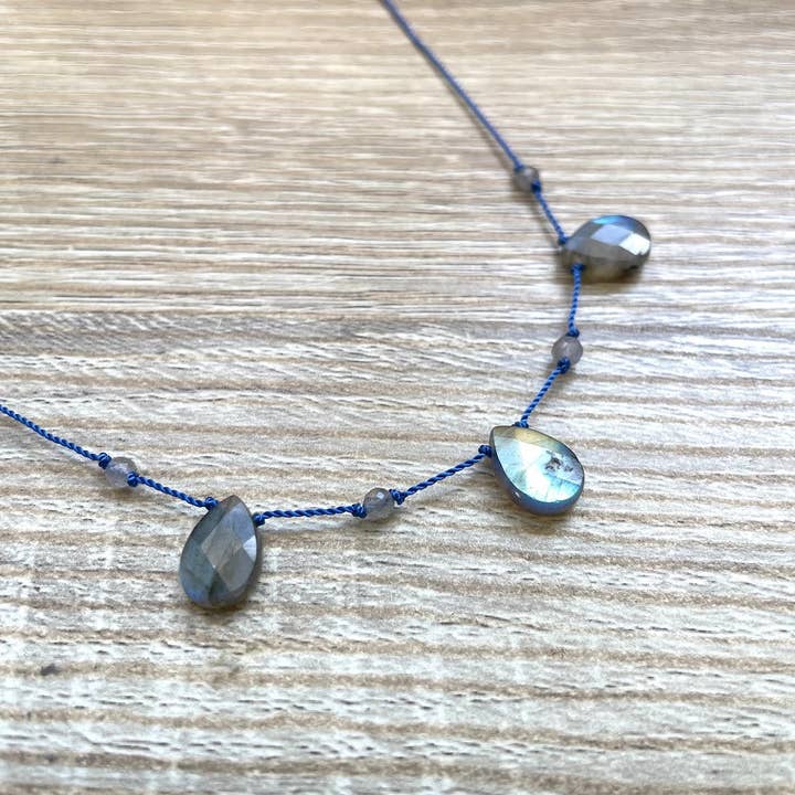 YSIE - Wholesale Beaded/Pearl Necklace - Zélie Labradorite Necklace1