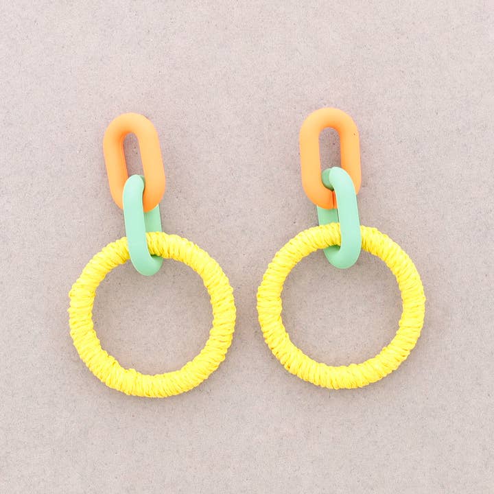 Sonata - Wholesale Hangende/ronde oorbellen - Elabones gekleurde oorbellen van raffia-hars2