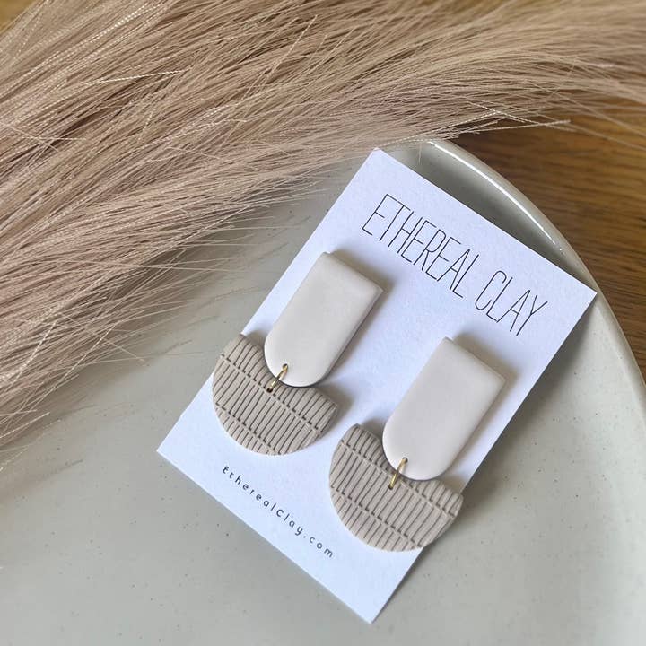 Ethereal Clay - Vente Boucles d'oreilles pendantes - Boucles d'oreilles en argile faites à la main, texture de carreaux fins, style automnal