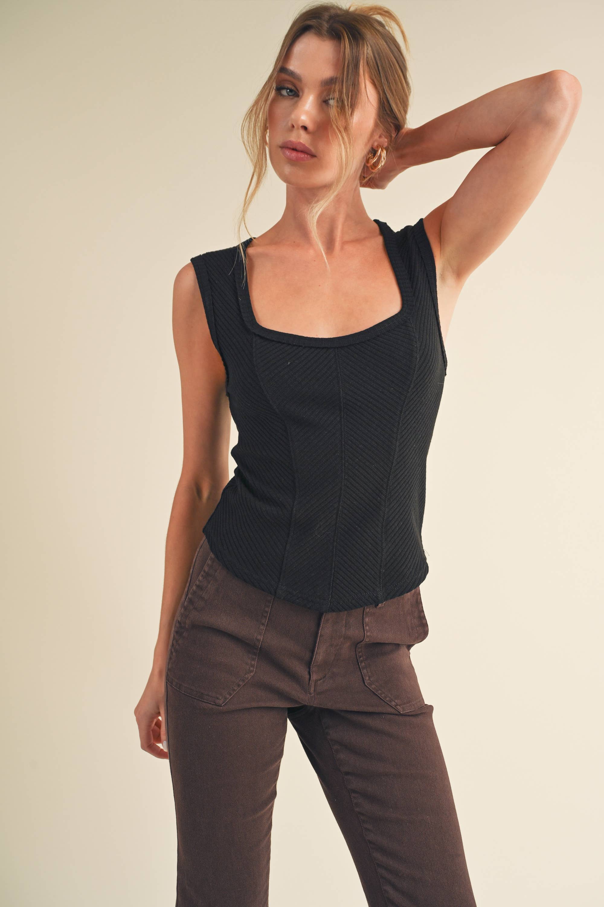 AEMI + CO – Engroshandel Tanktop – Kvinder – 8261DK Adelle Sweetheart Hals Tanktop 53