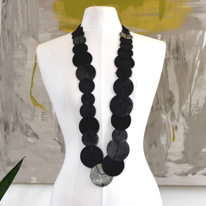 Halskette Sand in Schwarz für den Großhandel von Pattern Gems