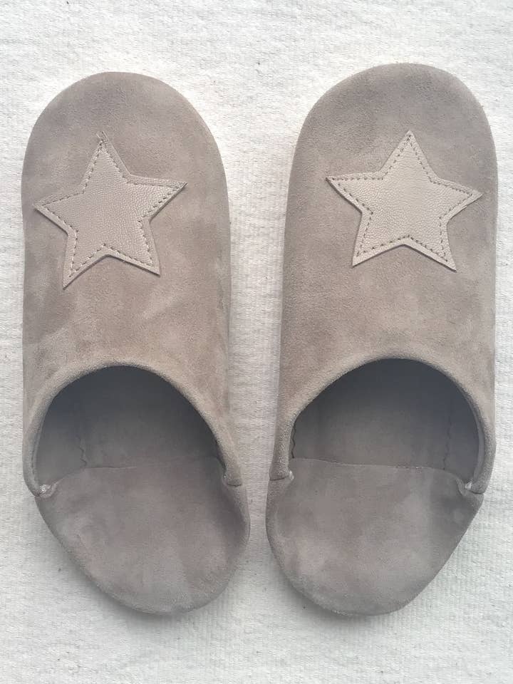 LEON slippers all suede. for wholesale by le toit de la lune