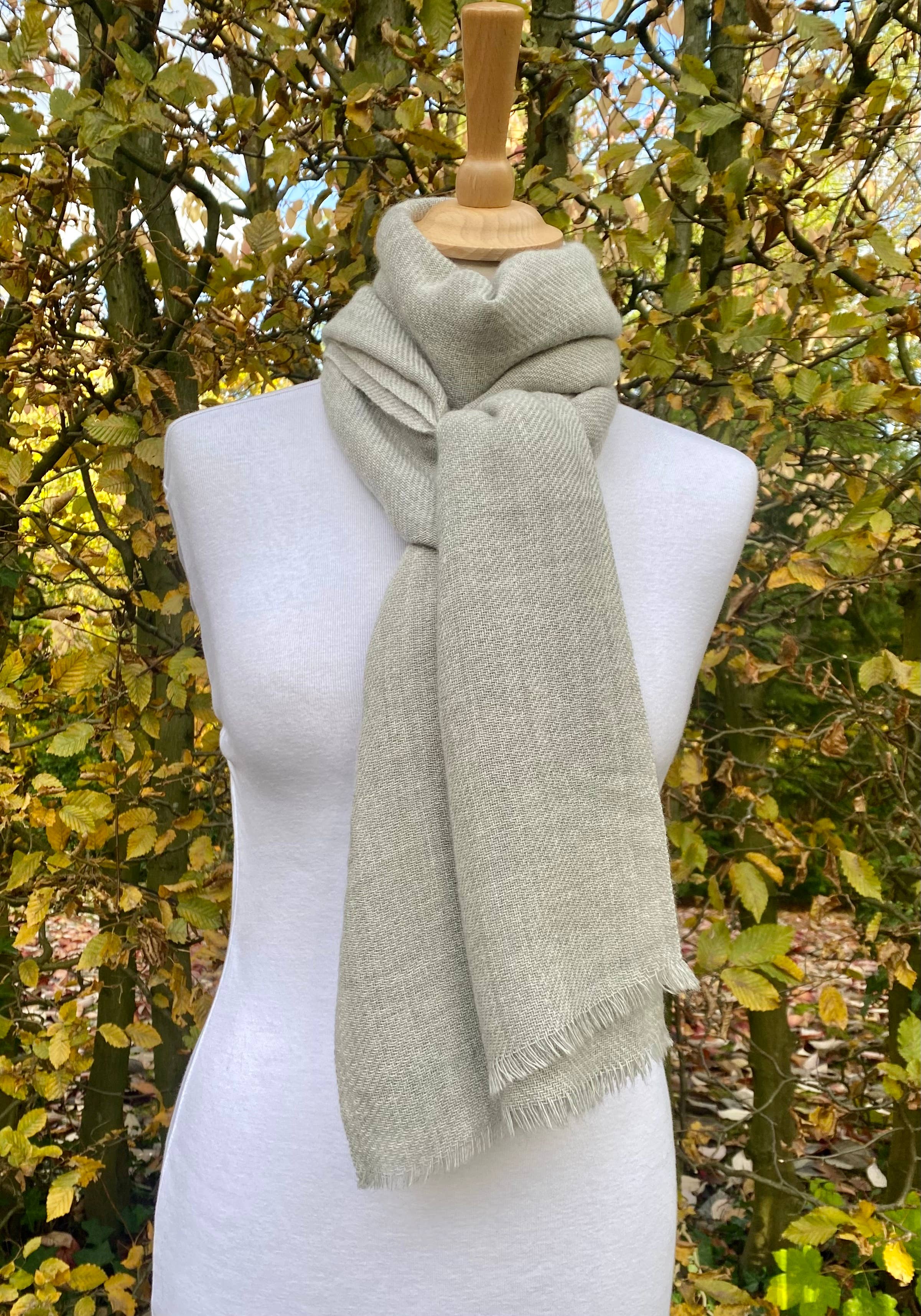 DIWALI PARIS – Cachecol - Unissexo por atacado – FOULARD CHAMBAL - CINZA CLARO - 70% LÃ / 30% NAILON2