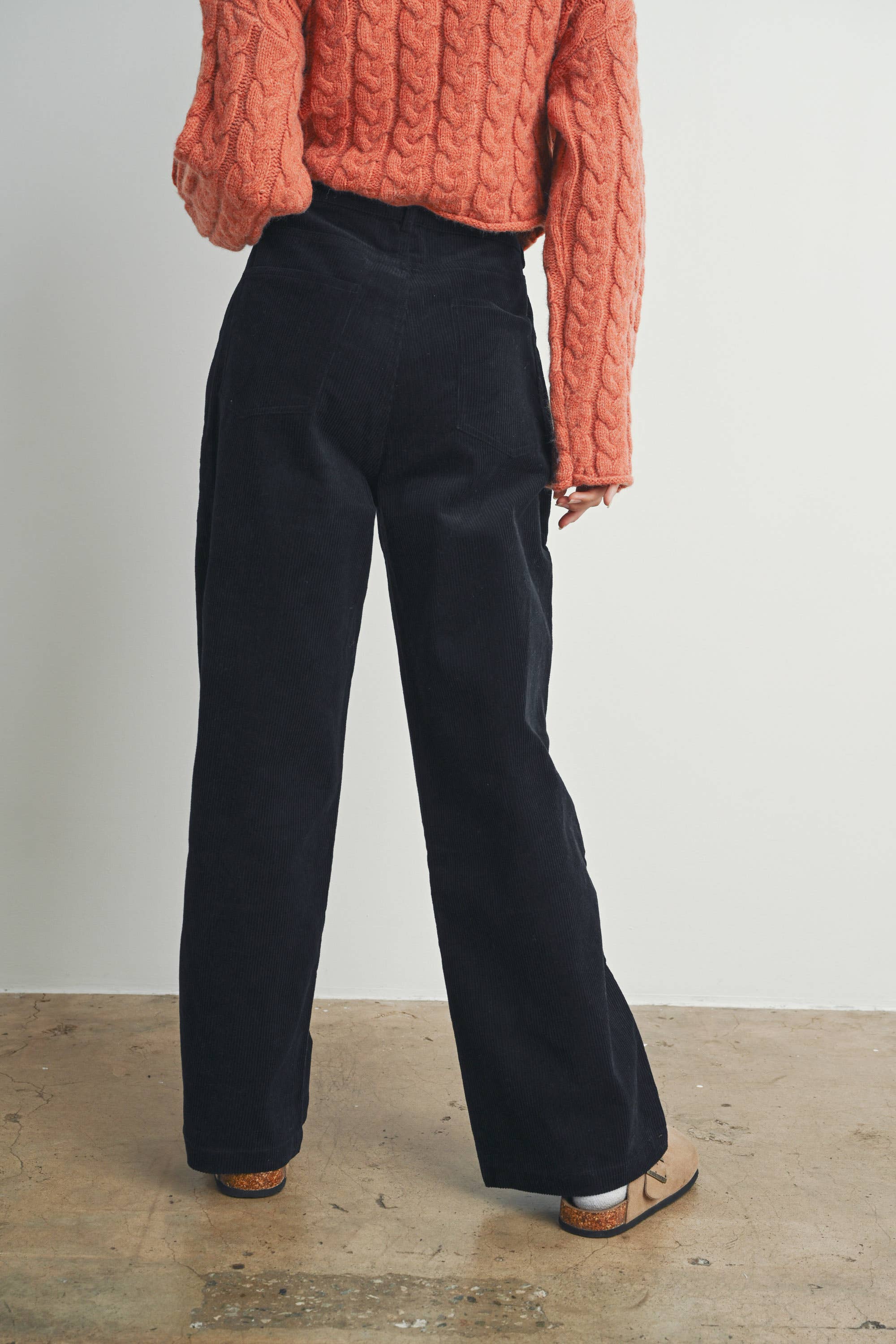 BUTTERMELON - Vendita all'ingrosso Pantalone - Donna - Pantaloni in velluto a coste con tasche - BMP72246