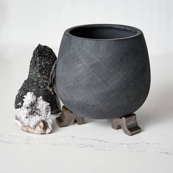 Großer Potfeet-Riser aus Rotguss, Set mit drei Topffüßen für den Großhandel von Clayport Pottery