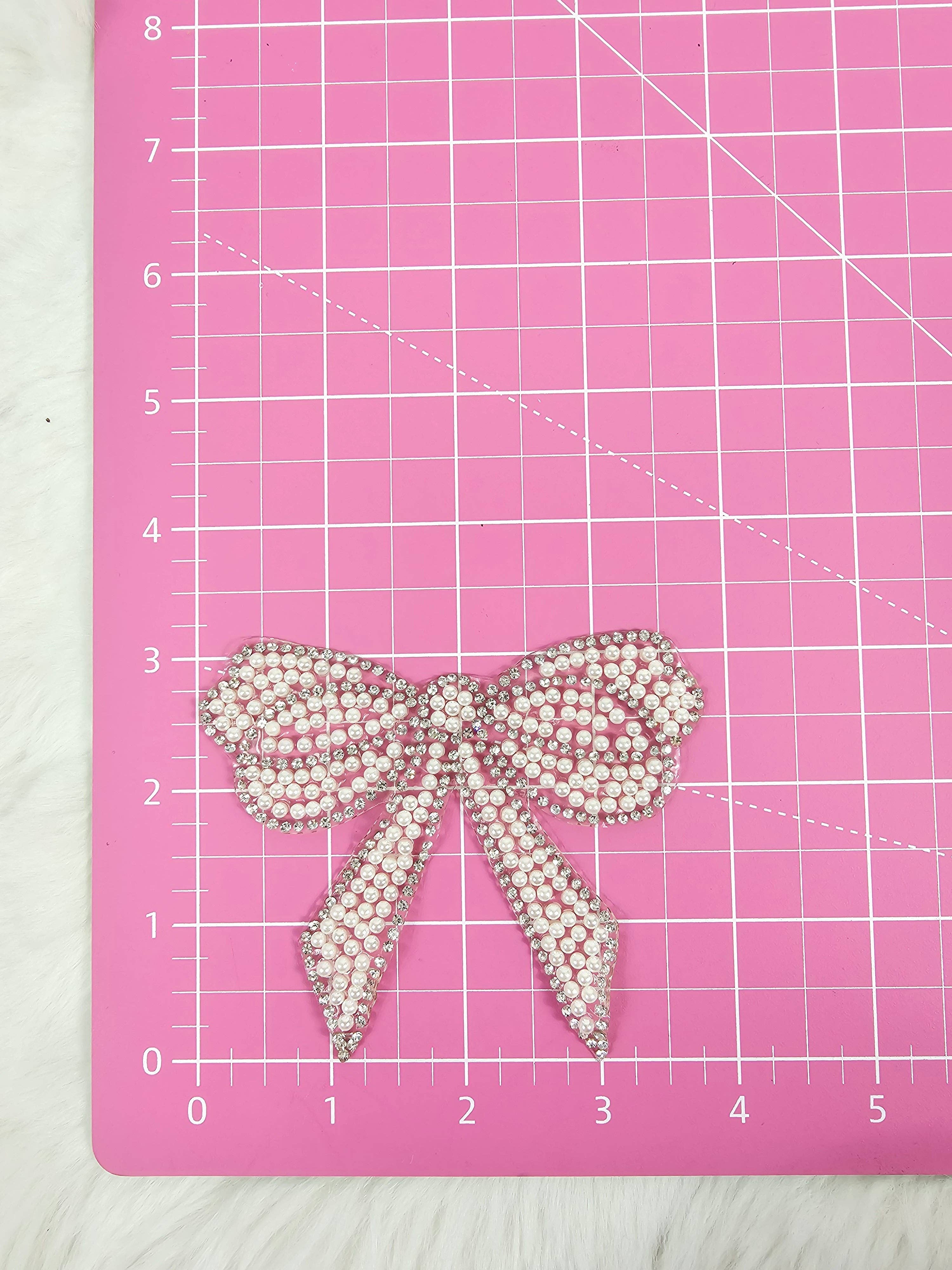 Scratch Decor - Wholesale Patch - Rhinestone Bow with Silver Outline and White Pearl Iron-on Patch2