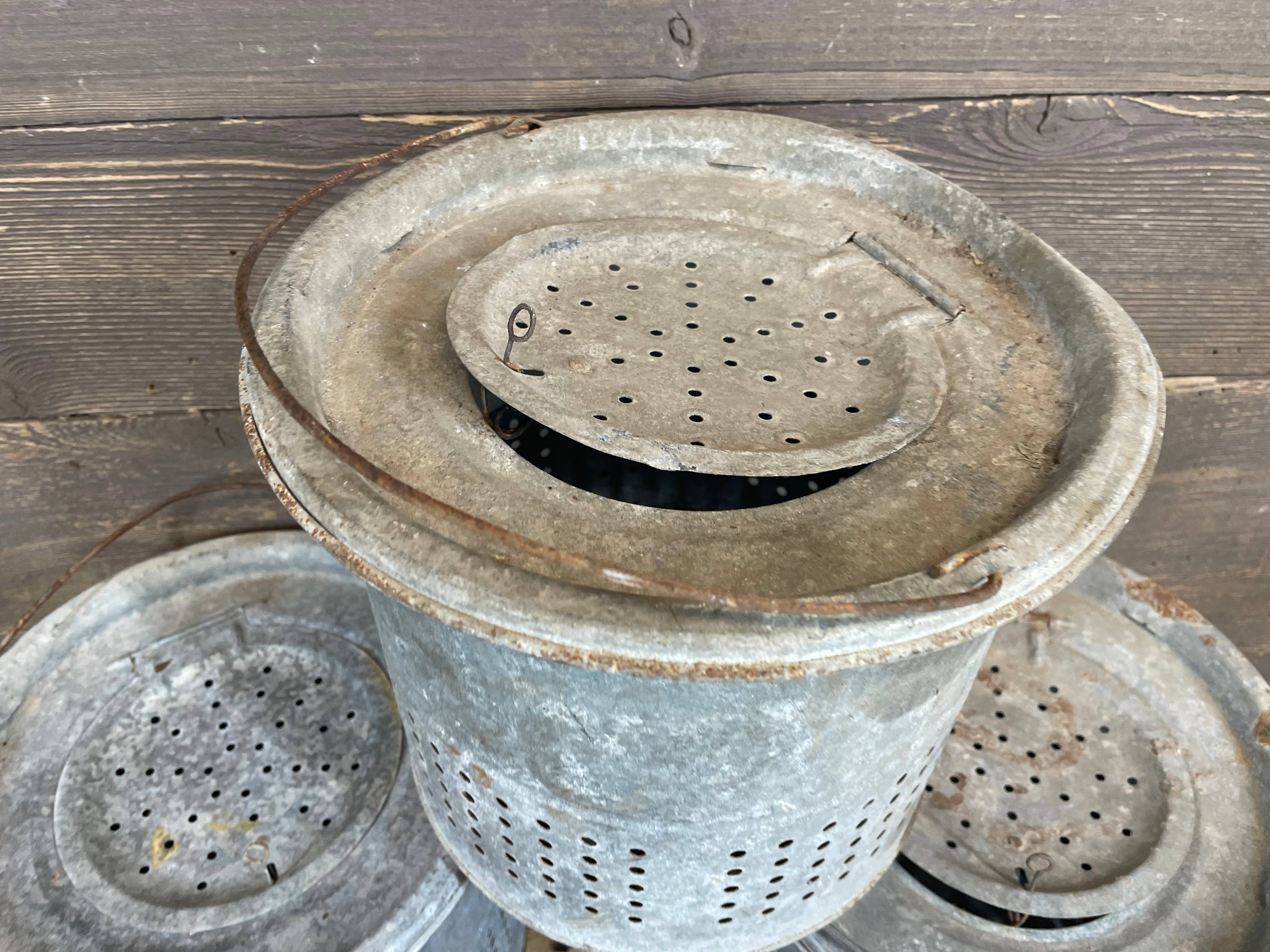 My Amigos Imports – wholesale Bucket/pail –   Vintage Metal Bait Bucket-Original-ER-Fishing Pail-Lot #35