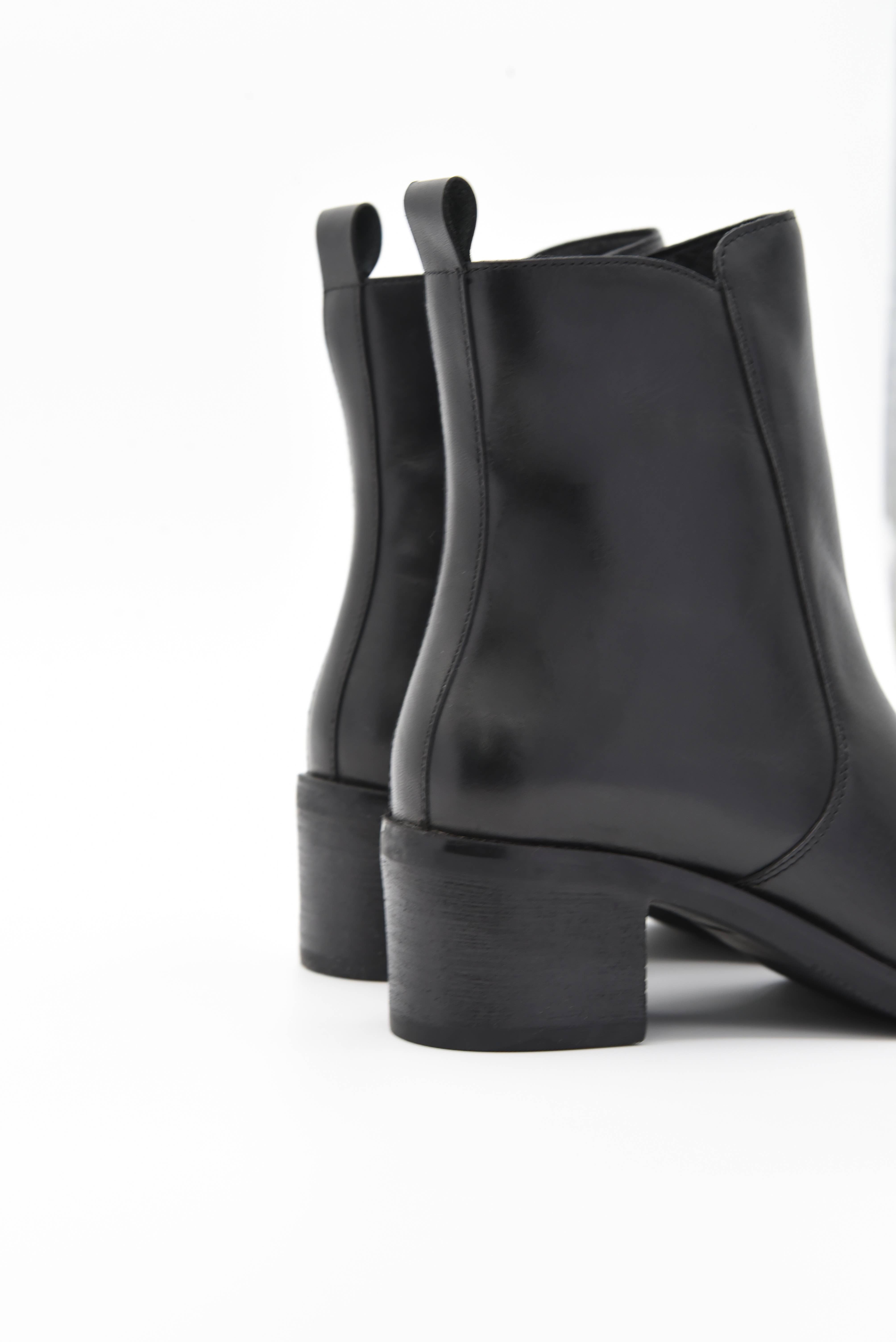 ROSA AMADA - Wholesale Booties - Women's - Smooth Leather Ankle Boot With Mid Block Heel1