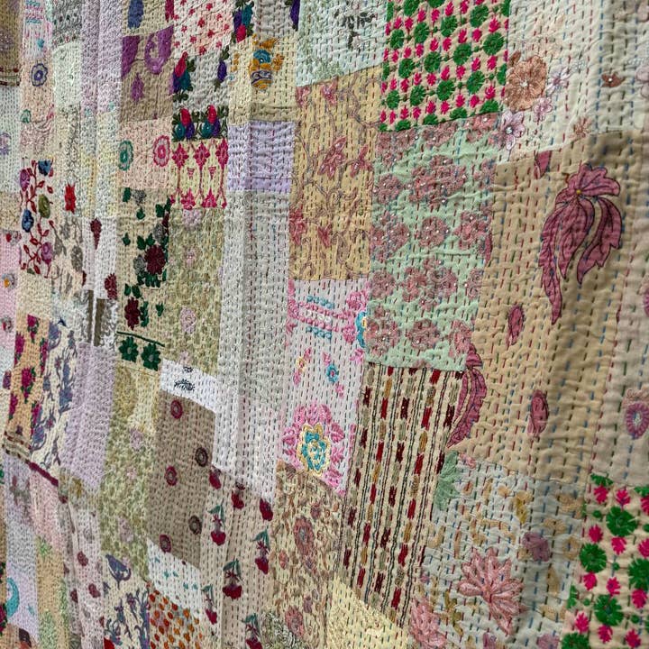 GYPSY STUDIO - Wholesale Quilt - Hand Embroidery Cotton Kantha Patchwork Queen Size Quilts5