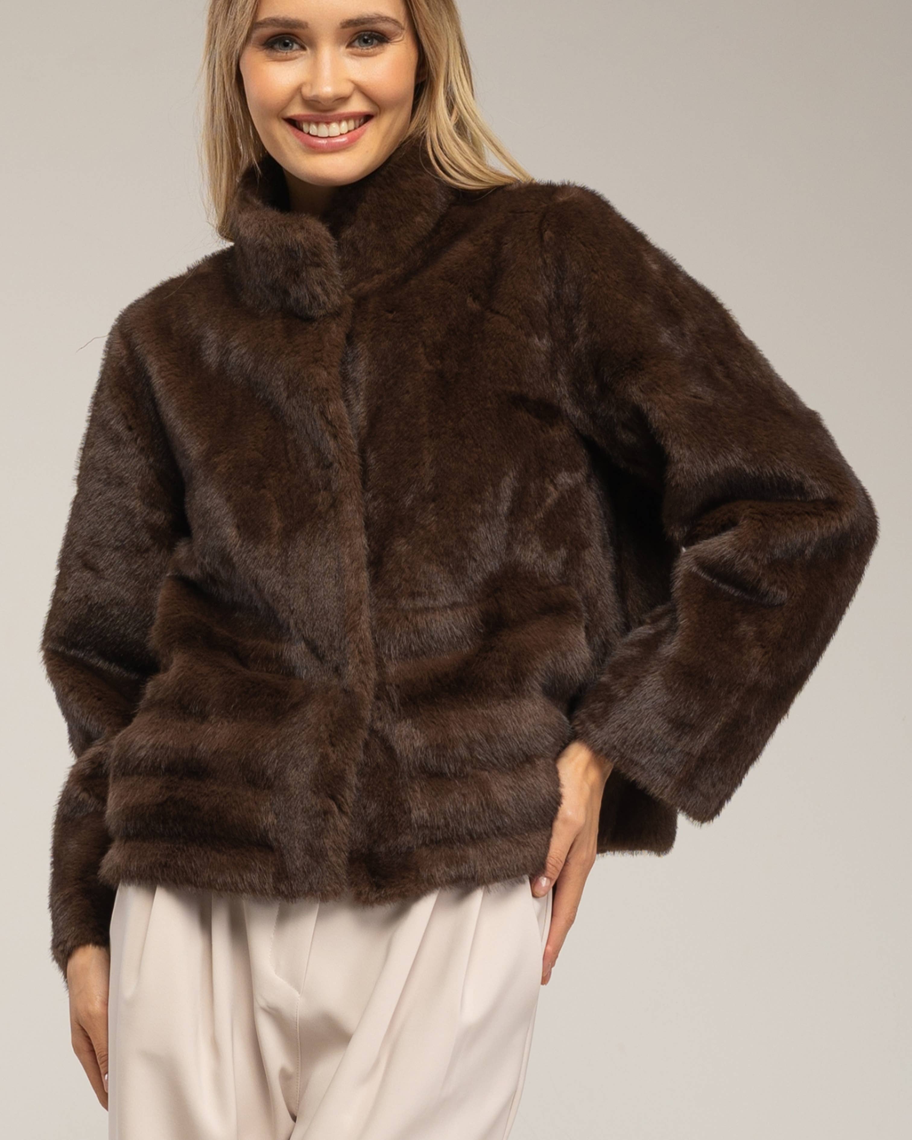 Tantra - Wholesale Coat - Women's - Synthetic fur jacket with clip closure6