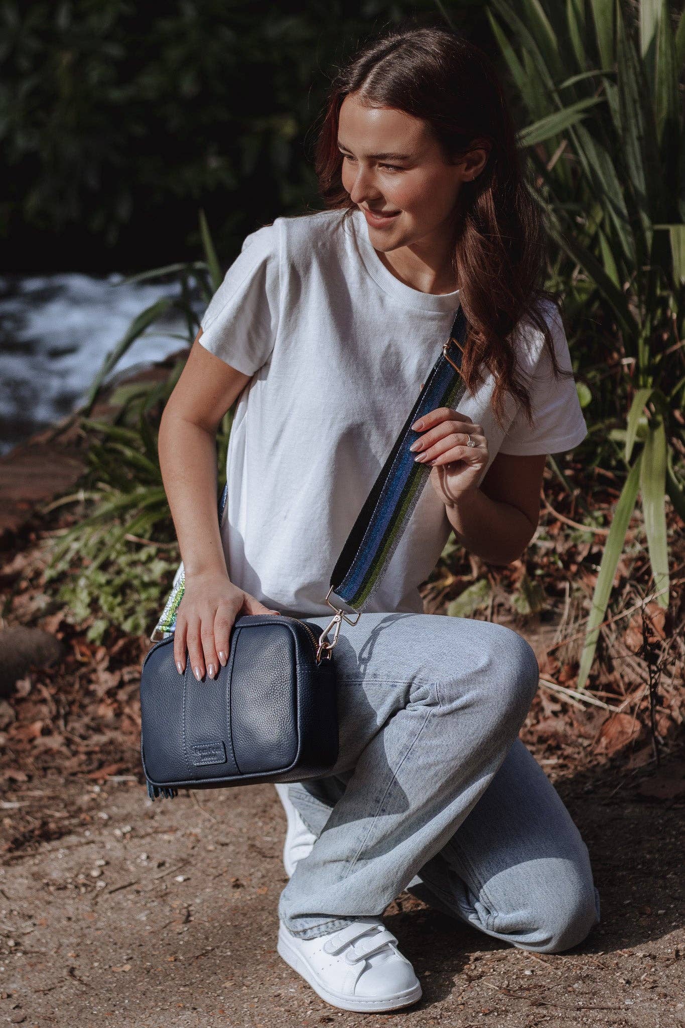 Pom Pom London – bolsa tiracolo - Mulher por atacado – Pom Pom London City Bag Marinho & Bracelete Aztec4