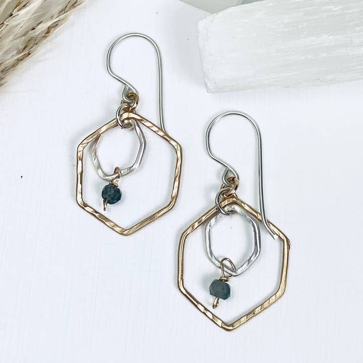 Honeycomb Moss Örhängen för wholesale av Laura J Designs