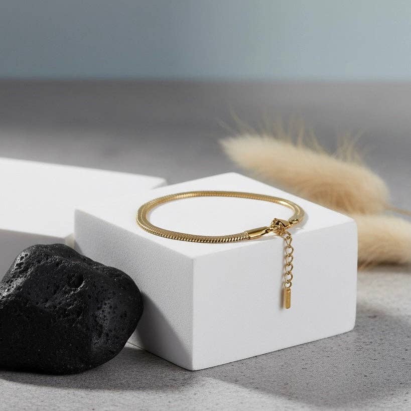 DUESTELLE ITALIA - Wholesale Link & Chain Bracelet - Lamar – Gold herringbone steel bracelet2