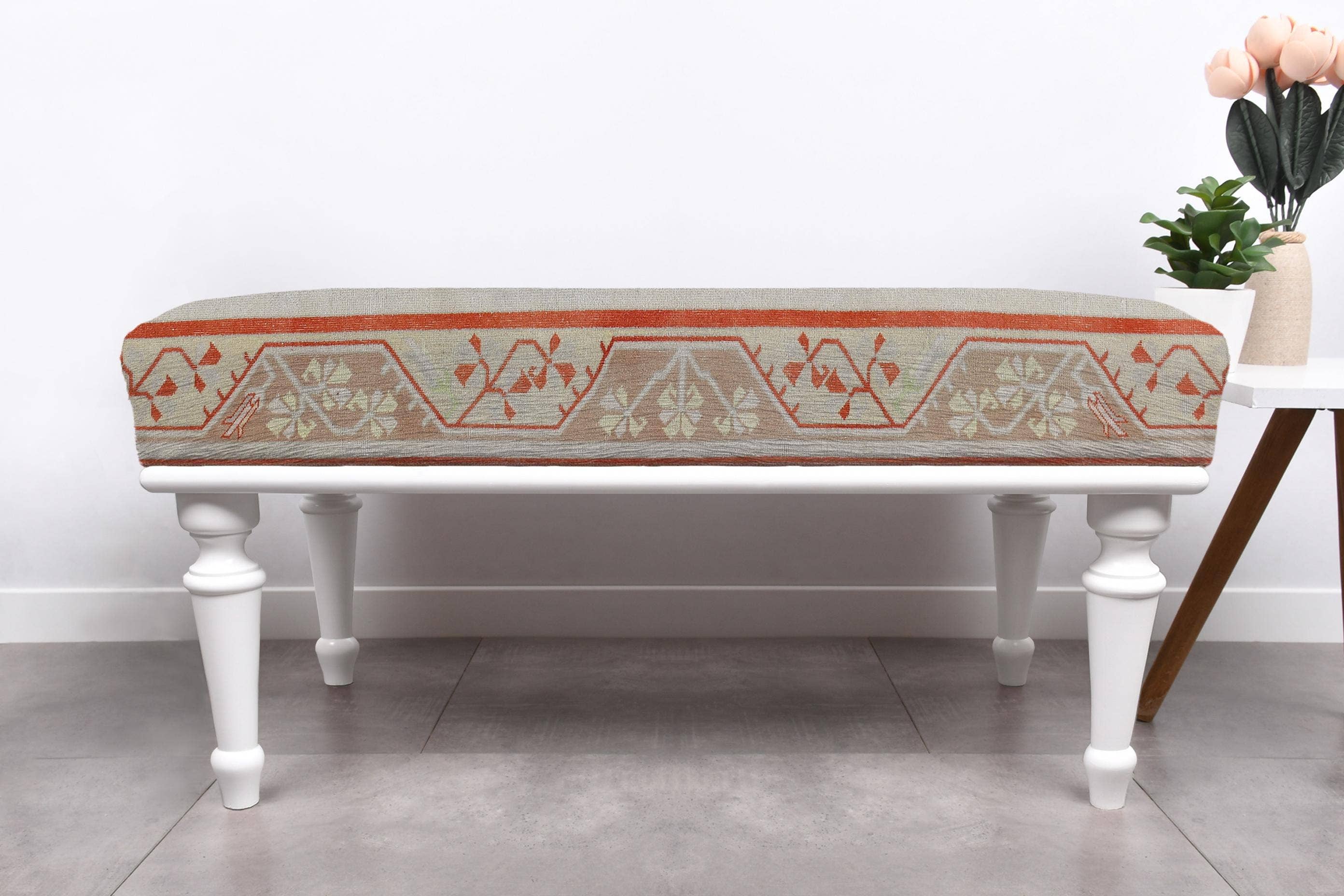 The Loom Wholesale – wholesale Bench – Traditional Turkish Rug Bench With Solid Wood Legs4
