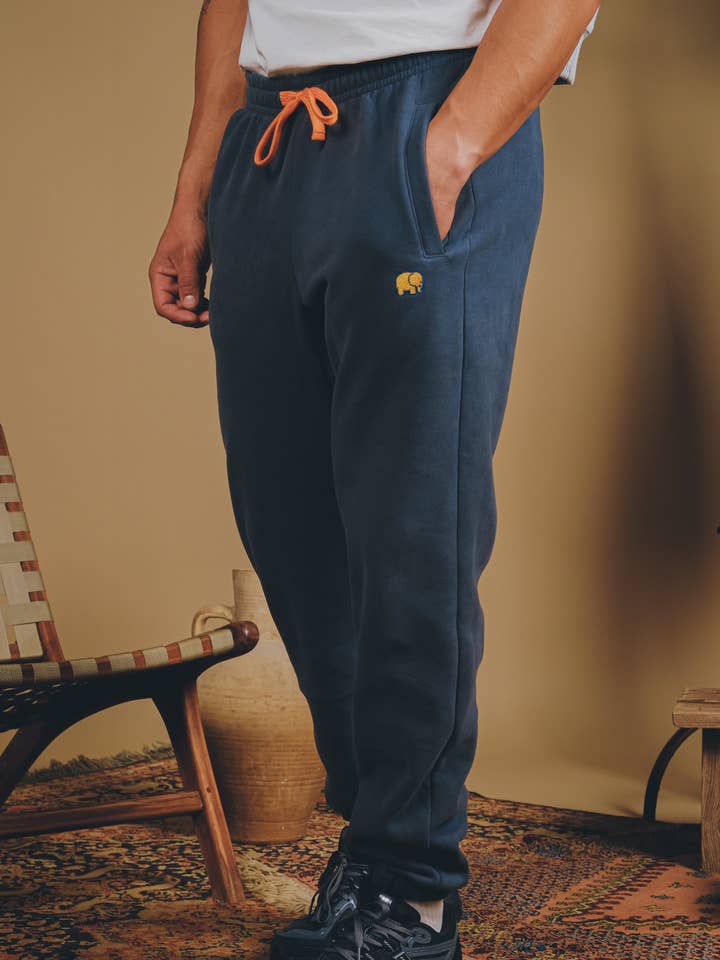 Pantalon de survêtement bio Essential Trendsplant Blue pour la vente par Trendsplant Clothing