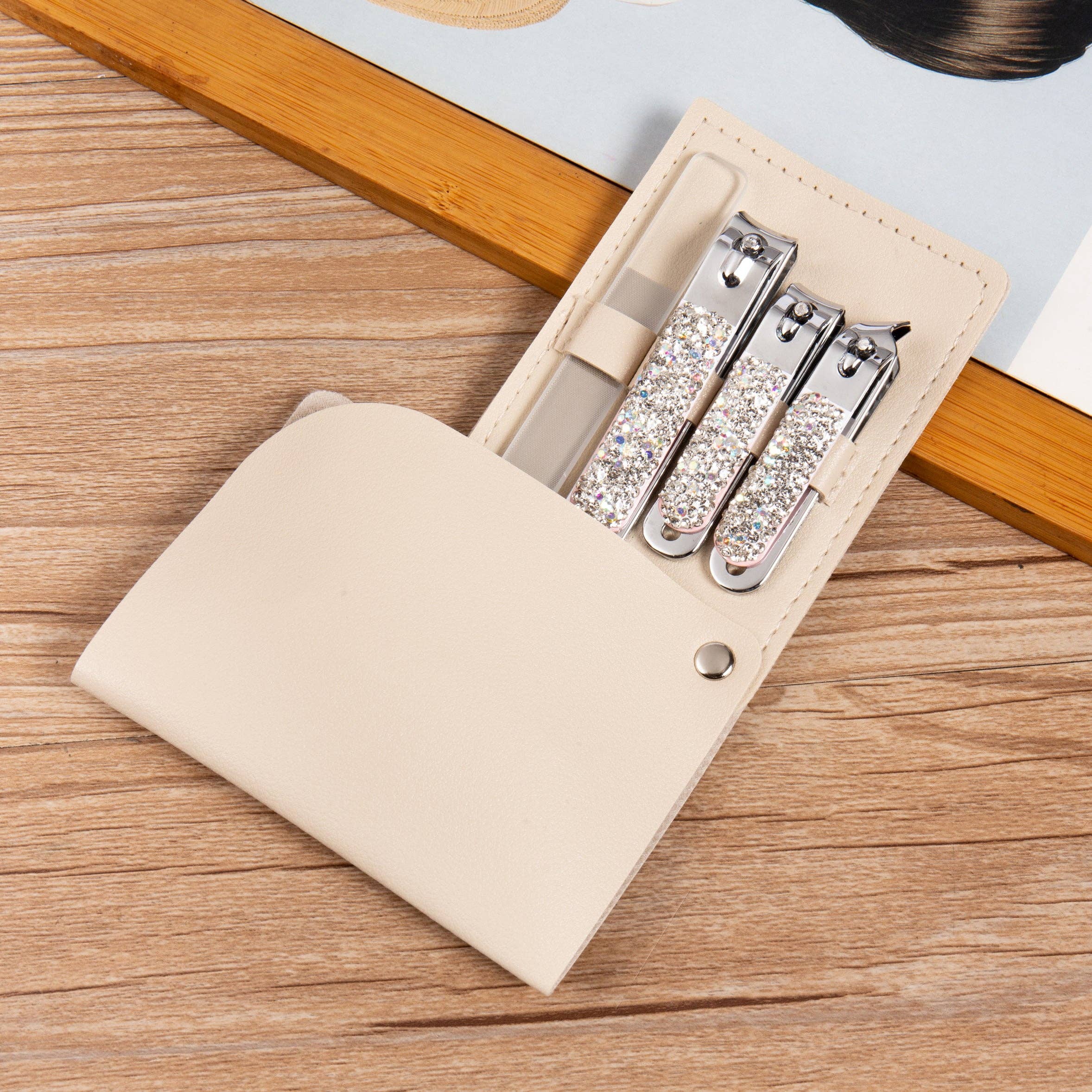 Ole - Wholesale Nailcare Set - Ceramic Rhinestone Manicure Nail Clipper Kit ACR100051