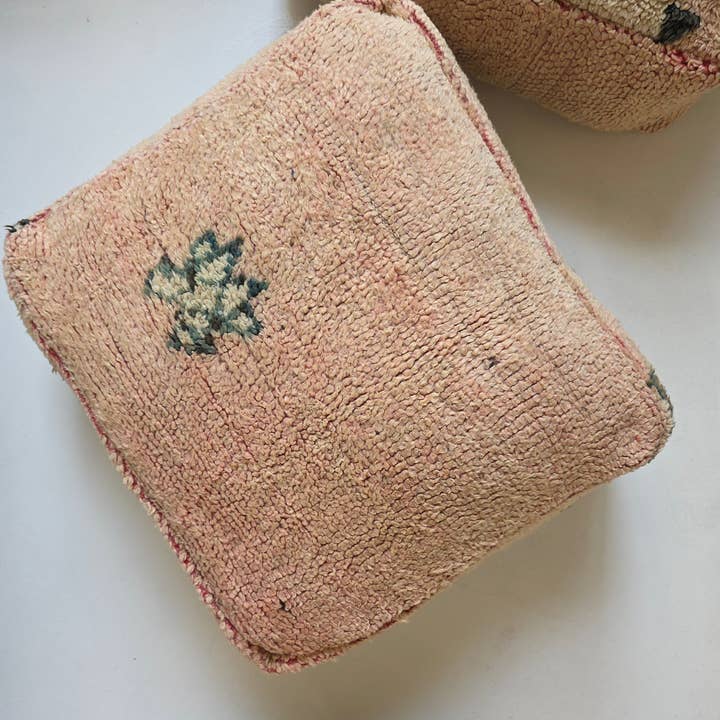 Minda - Wholesale Floor Pillow - Vintage Wool Floor Cushion | Pinks