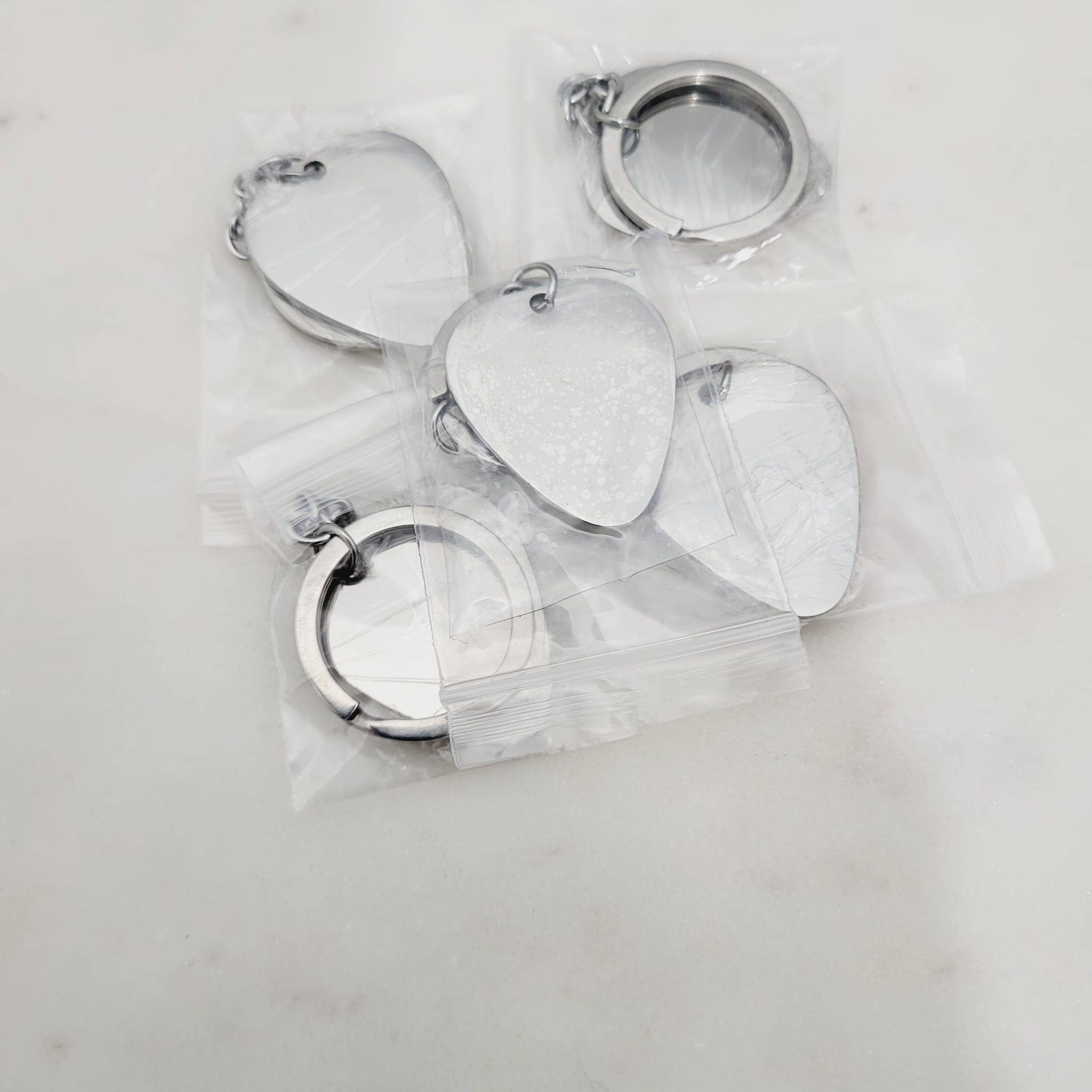 SoulfulMemory - Wholesale Keychain - Unisex - Steel Guitar Pick Keychain Engraving Blank1