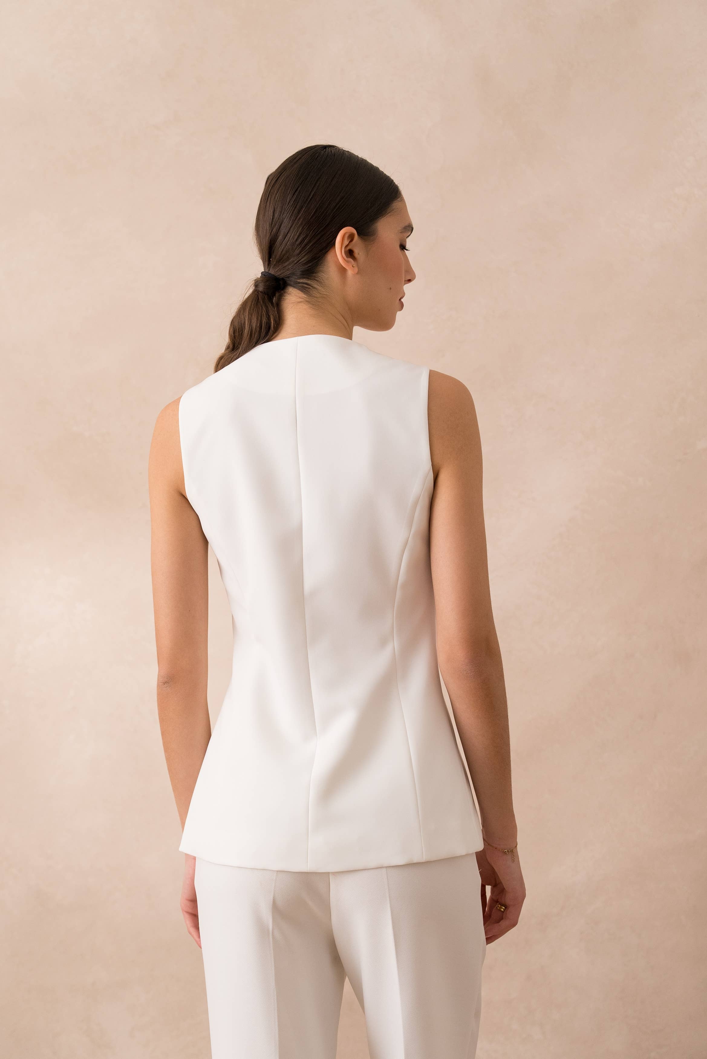 Attentif Paris - Wholesale Suit Vest - Women's - [Timeless] Long sleeveless vest with textured gold buttons10