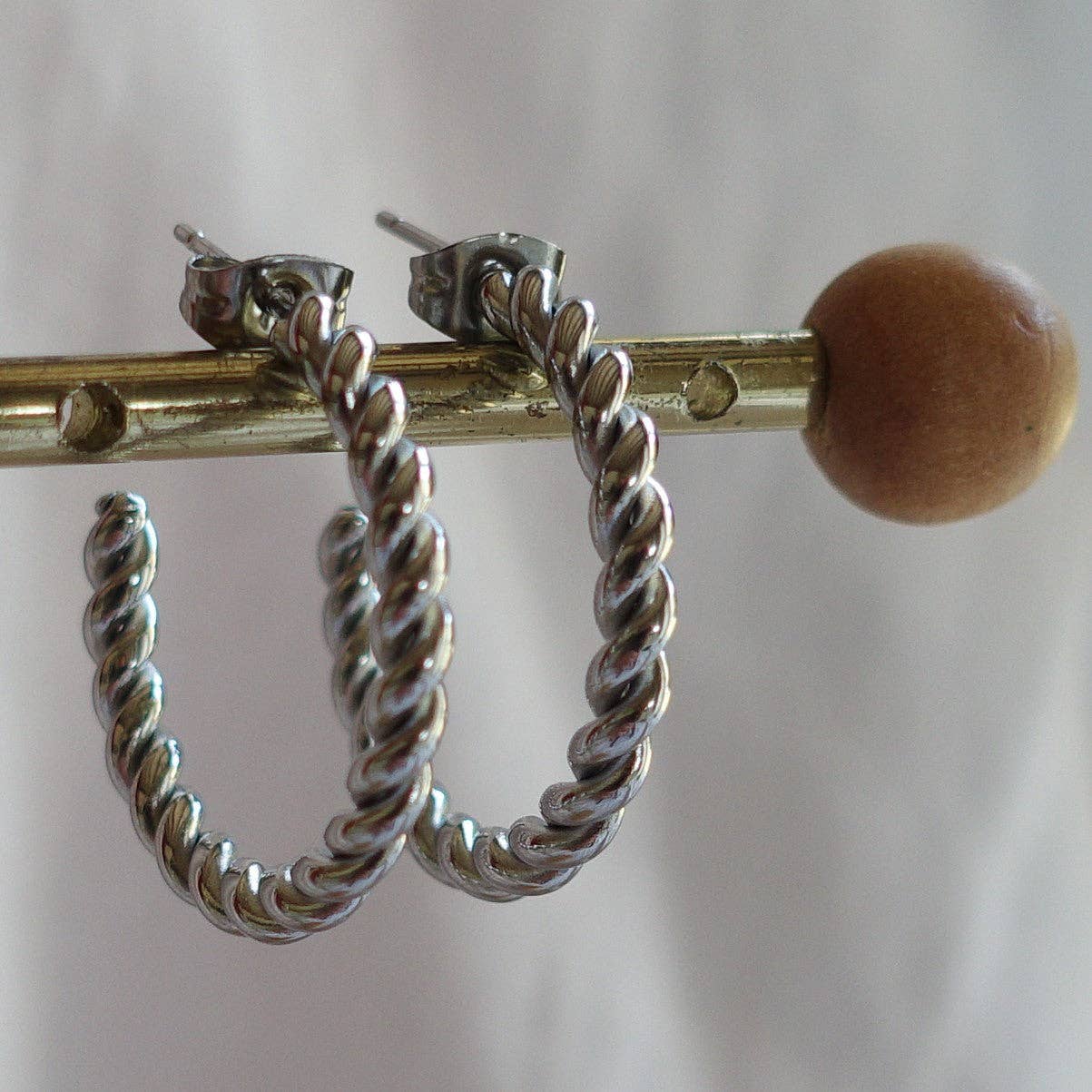 Daemon srls - Vendita all'ingrosso Orecchini a cerchio - BLAKE - Orecchini a cerchio torchon in acciaio inossidabile2