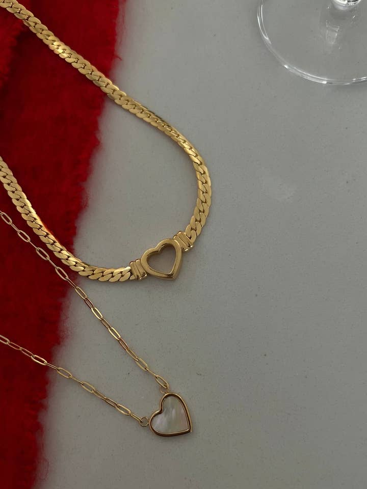 WHITE HEART NECKLACE for wholesale by CHANSUTTPEARLS