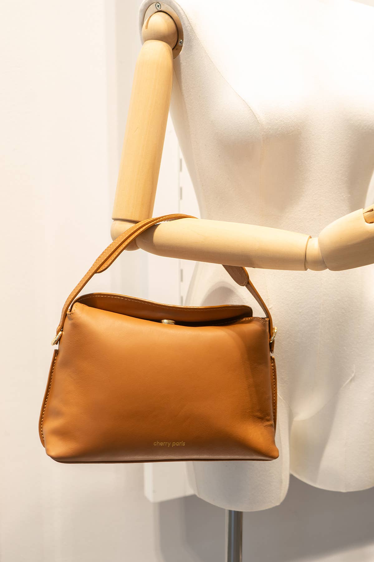 Cherry Paris - Vendita all'ingrosso Tracolla - Donna - Borsa HÉLÈNE - 41844