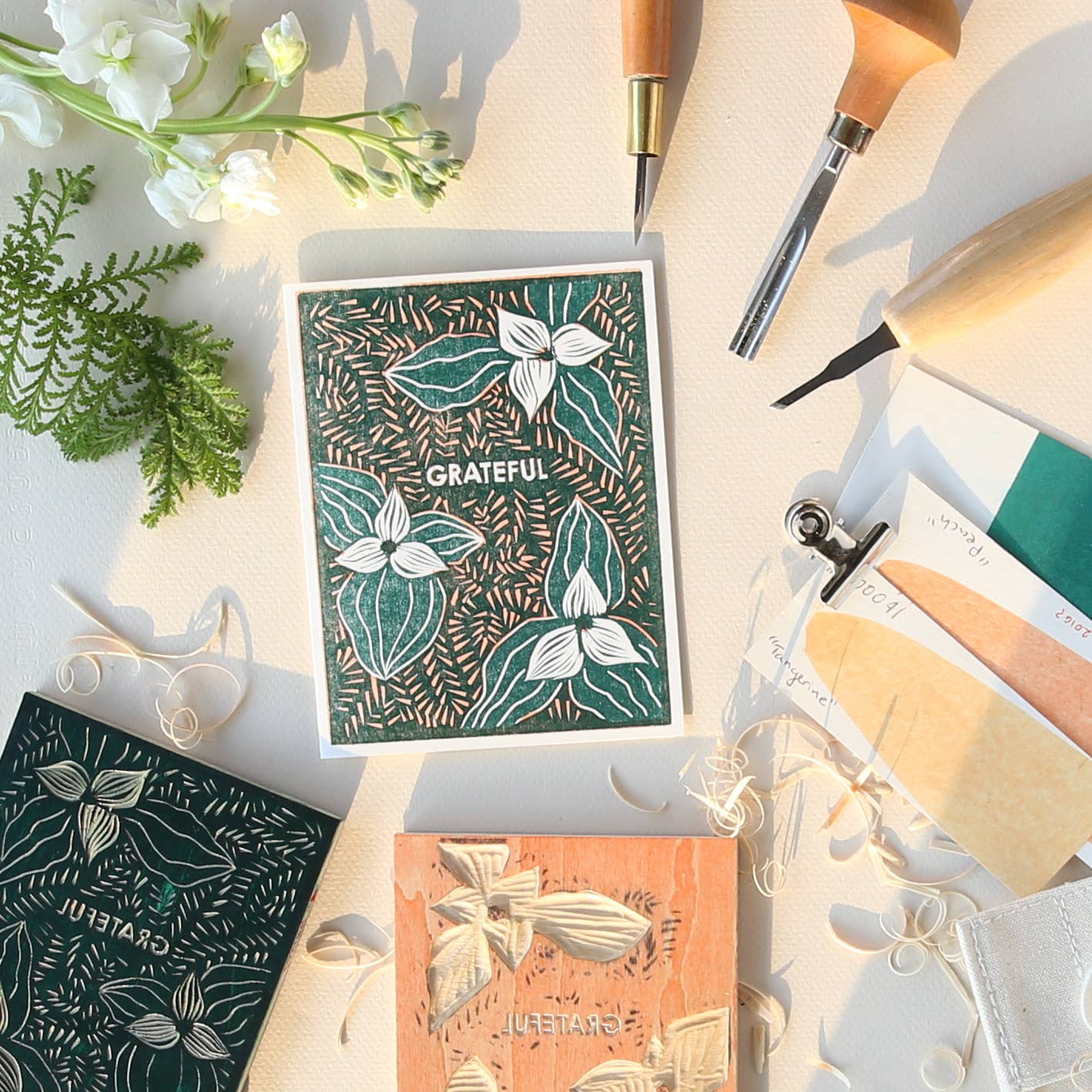 Heartell Press - Vente Cartes de remerciements - Carte de gratitude Grateful (Trillium)1