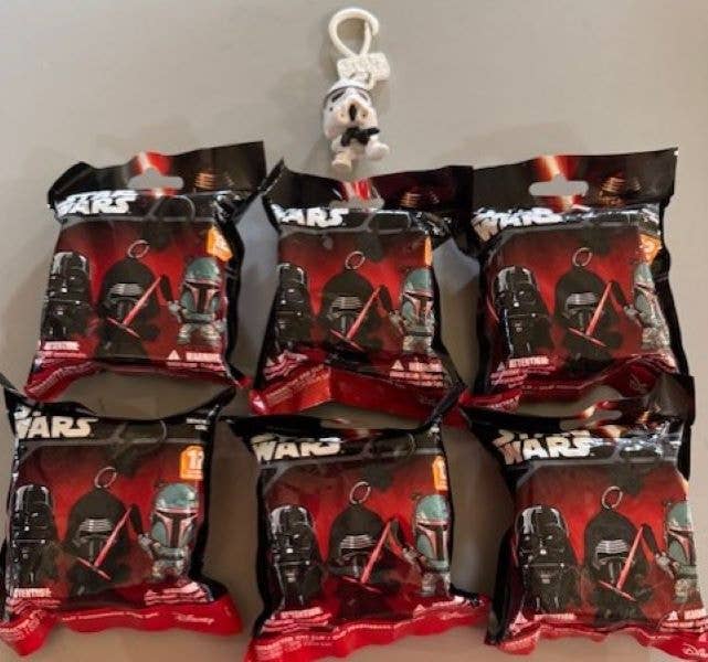 Wildwood Enterprises LLC - Wholesale Figurine Toy - Kids - Star Wars Series 1, 2" Figurine Bag Clip - Asst. Lot of 62
