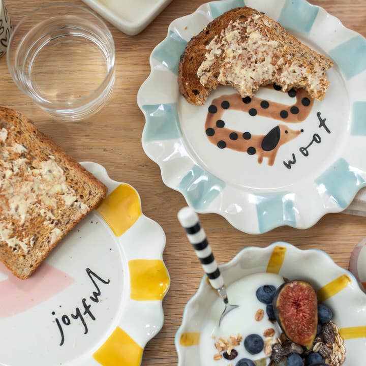 Caroline Gardner – wholesale Decorative plate/dish/bowl – Joyful Pink Heart Plate3