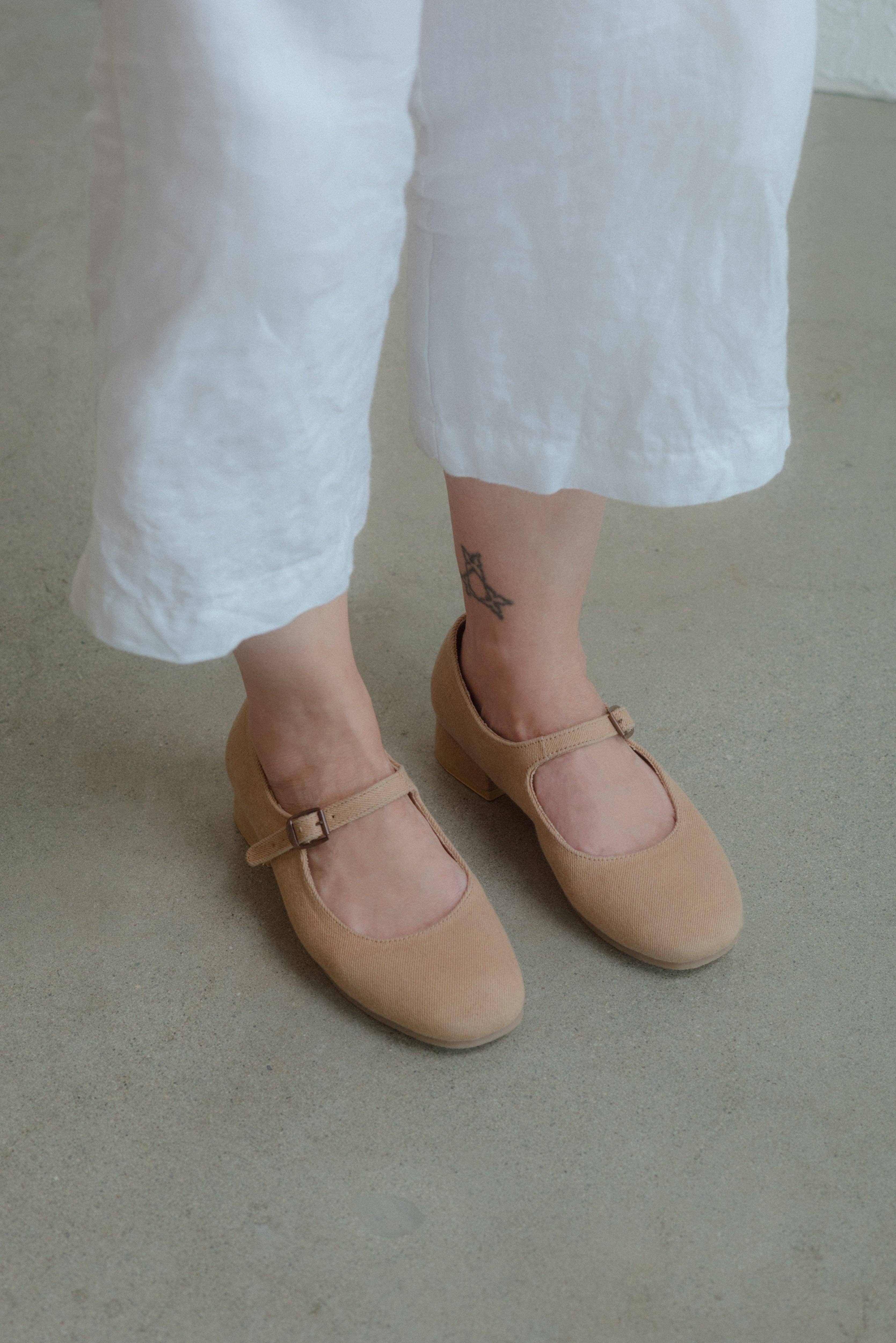 Small Lot - Wholesale Flats - Women's - Honey | Heeled Mary Jane3