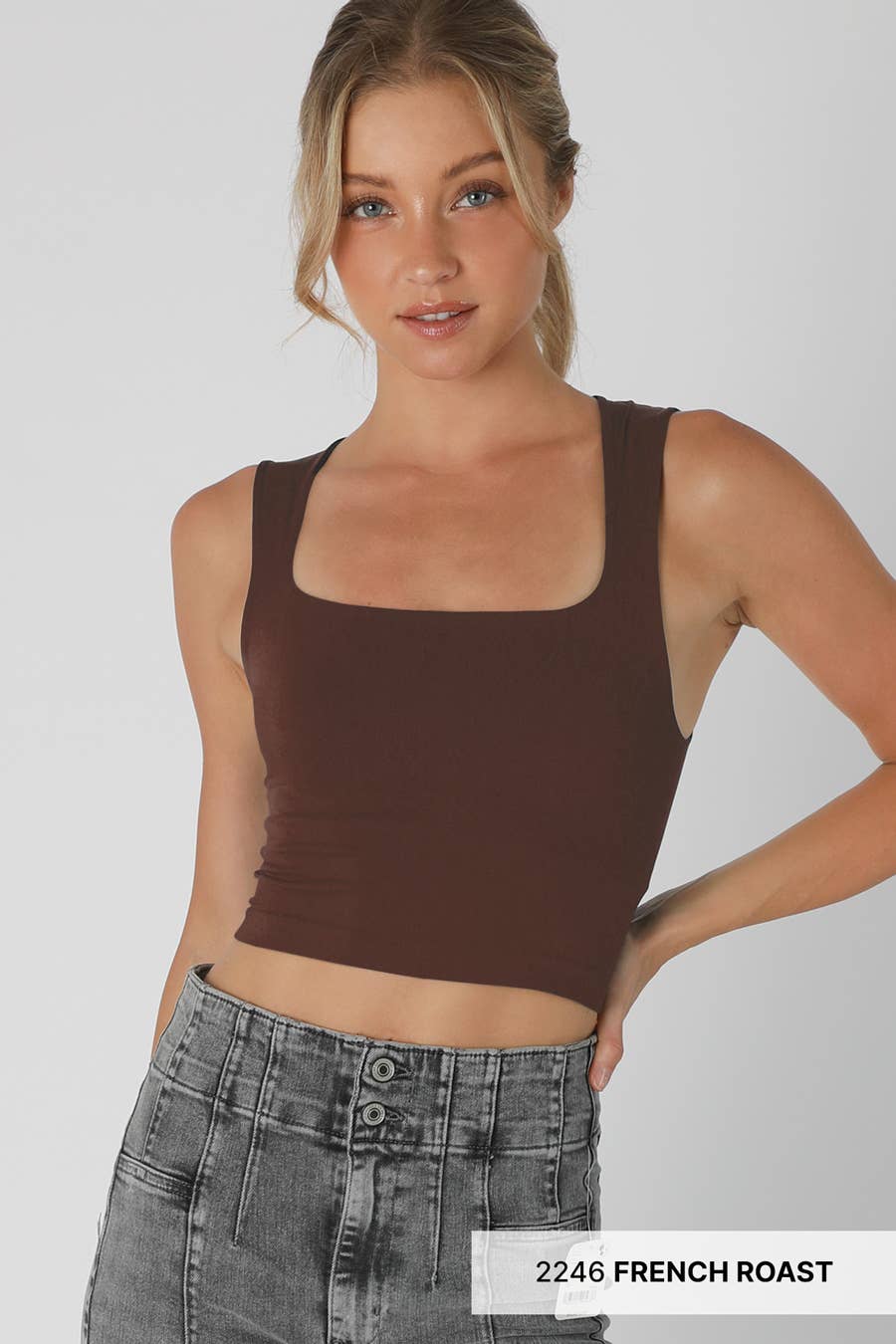 NIKIBIKI - Vendita all'ingrosso Canotta - Donna - NS8252- Top con scollo quadrato Clean Line2