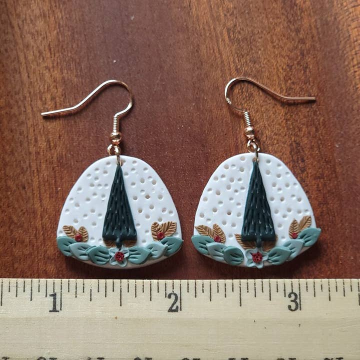 Foxy Method - Wholesale Dangle Earrings - Whimsical Holly Christmas Tree Dangle Earring3
