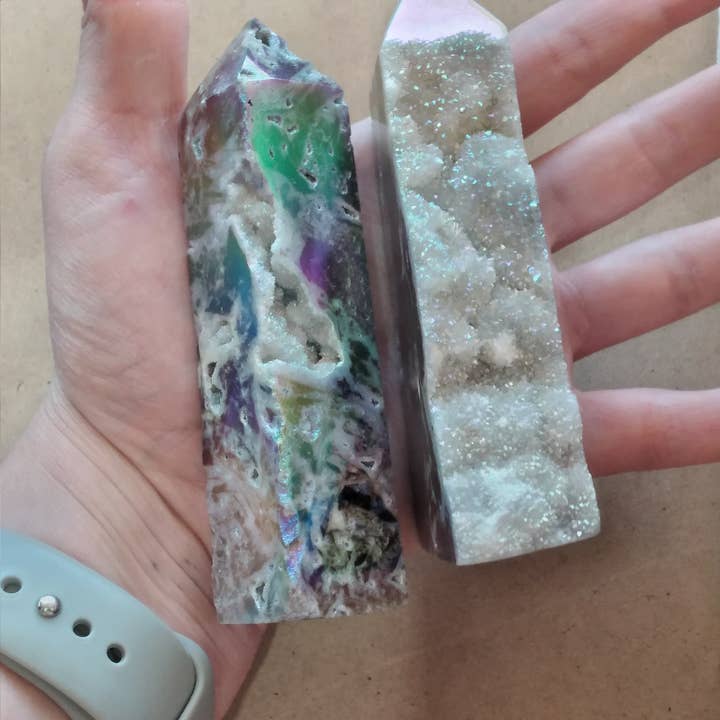 Keystone Crystals - Wholesale Spiritual Stone/Crystal - Angel Aura Druzy Sphalerite Obelisk Tower – Crystal Decor