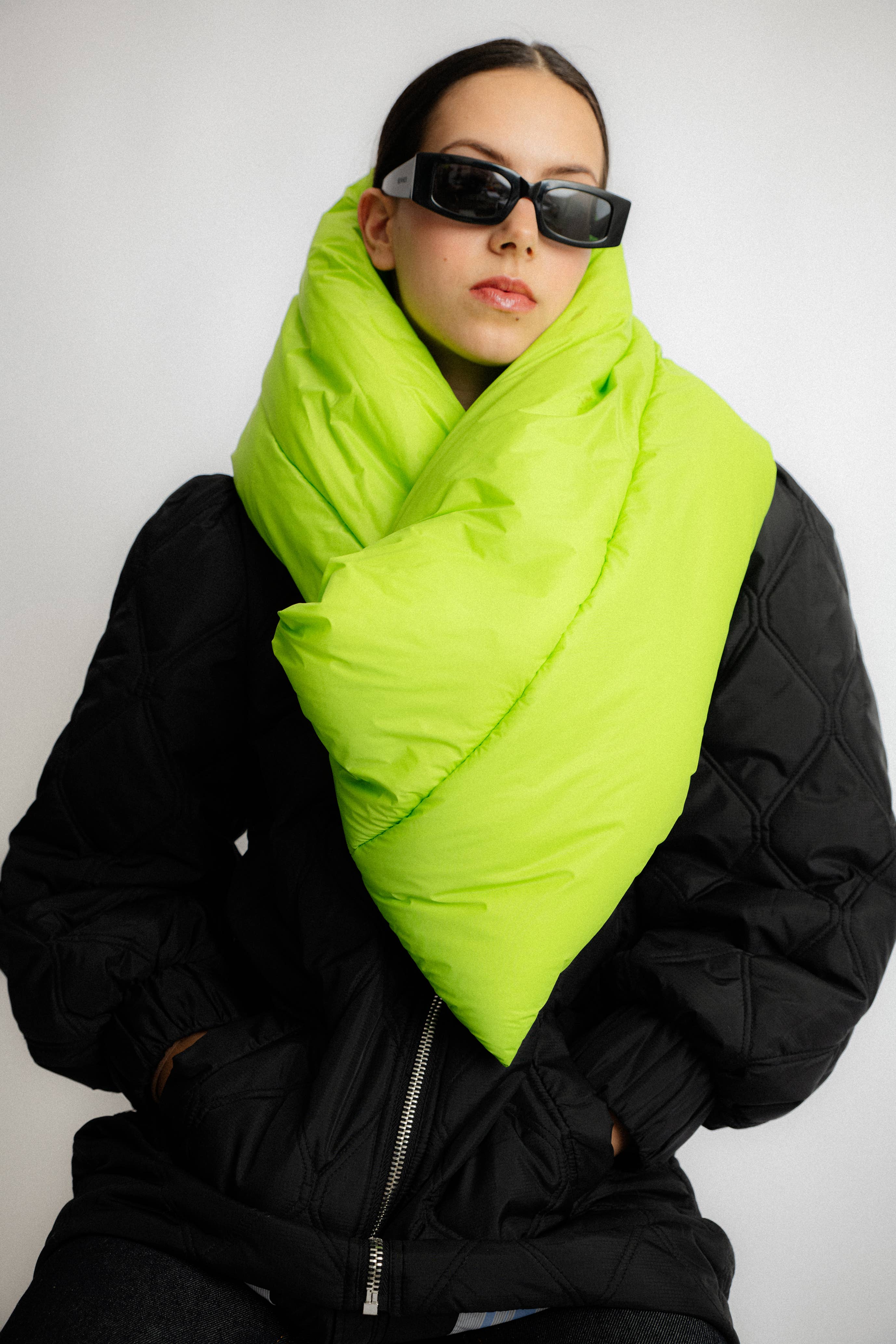 Abstract - Wholesale Scarf - Women's - Padded water repellent nylon scarf18