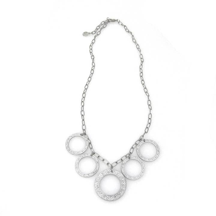 Eternity Circle Statement „Bib” halsketting voor wholesale door Jessica Elliot Jewelry