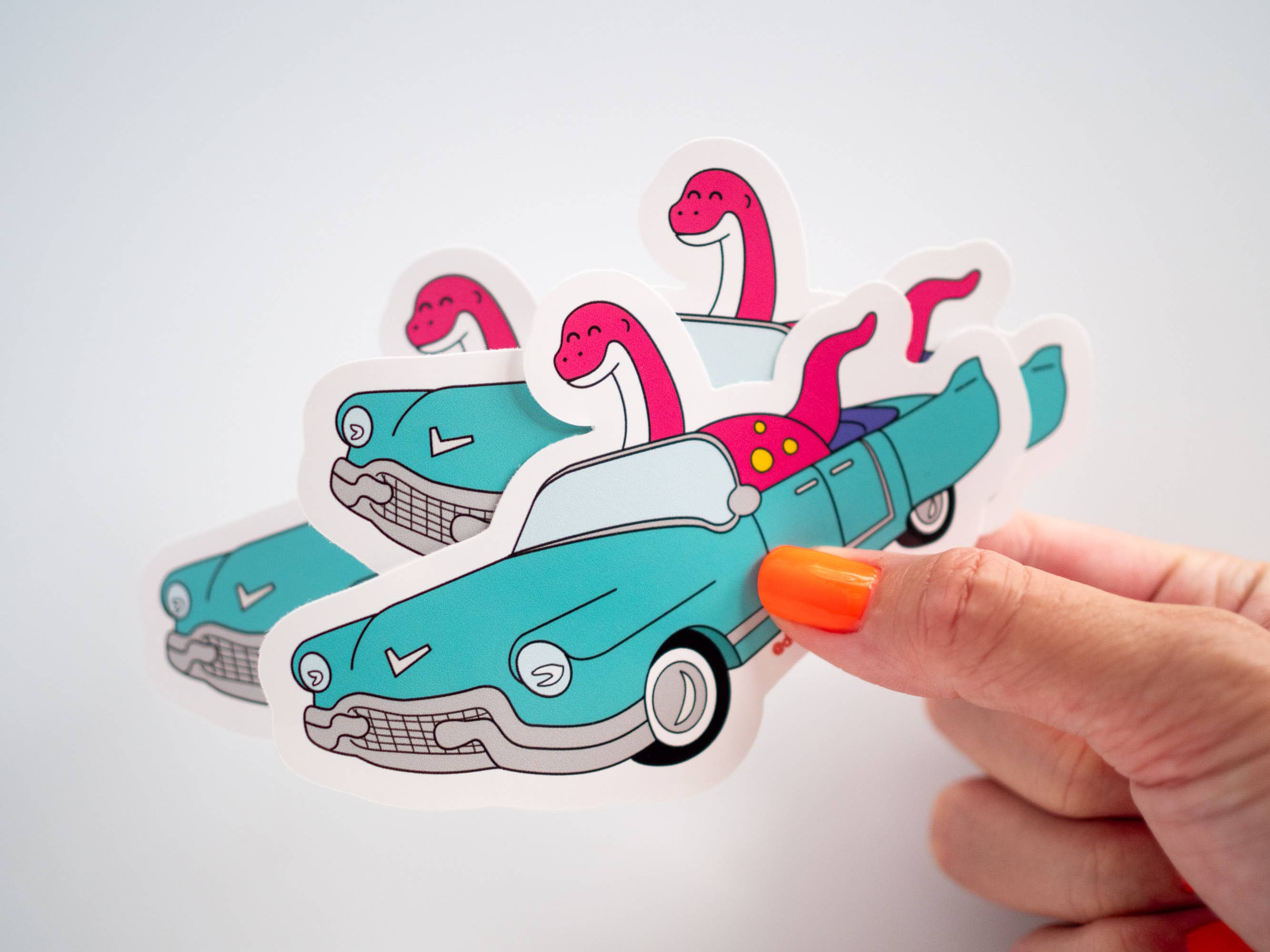 designosaur - Vente Autocollant - Autocollant en vinyle Diplodocus driving a Cadillac (4 pouces)6